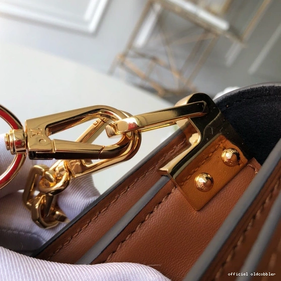 Official oldcobbler Spring Vuitton Show） Louis Dauphine Mini（2019 0821